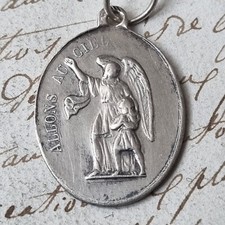 Belle Médaille Religieuse