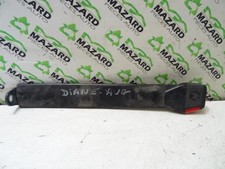 Attache ceinture avant gauche