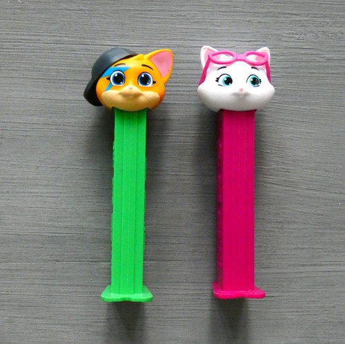 Lot distributeurs pez - 2, 44