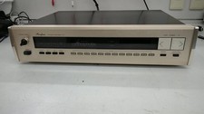 Tuner FM Accuphase T-107 avec