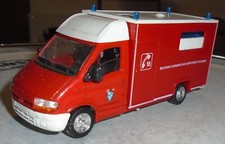 camion ambulance Renault Master Pompier  Solido 1/50 no dinky toys cij France