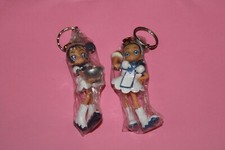 lot 2 porte clefs/ figurines