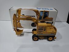 Pelle sur pneus DRESSER W625E Echelle 1/50 Conrad 2818