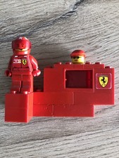 Lot Minifigures. Pilote M. Schumacher Ferrari Lego Racers + Casque + Casquette
