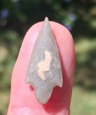 Préhistoire pointe de flèche