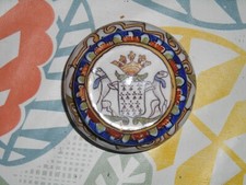 petite boite a bonbon ancienne faience salamandre blason batz