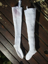 paire de chaussettes hautes tricotées main enfant anciennes fin XIX-1900