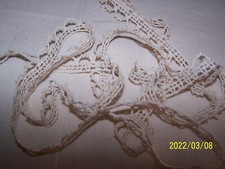 Galon ancien en dentelle beige