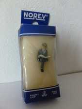 diorama ambiance NOREV HOMME ASSIS LIT en plomb  1.43 en boite no dinky cij JRD