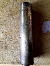 vase obus 14/18 Verdun métal gravé