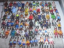 Lot de 75 personnages / figurines Playmobil + accessoires et animaux