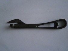 Ancien ouvre boite de cuisine en métal