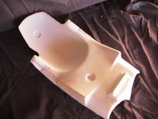 2109) Carénage polyester passage de roue YAMAHA FAZER 600 52003-2004) brut