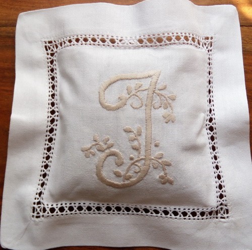 Coussin sachet brode - ,