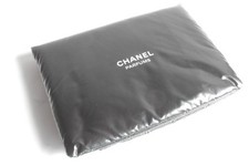 CHANEL Parfums Pochette noire