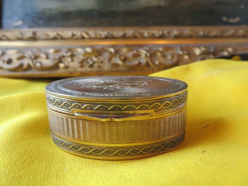 Ancienne boite priser ovale - ancienne,