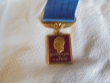 Une médaille " DE L'AÉRONAUTIQUE 1945 ".  TB