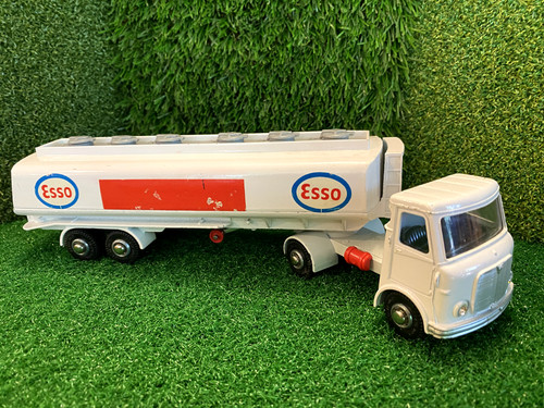 Dinky toys aec articulated - dinky,