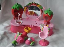 Charlotte aux fraises scooter 