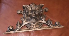 Fronton travail de maitrise bois sculpté mascaron tête de faune renaissance