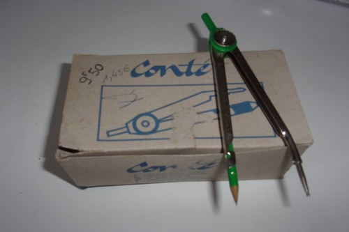 Ancienne boîte cartonnée