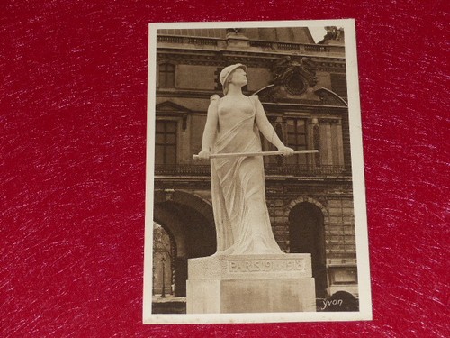 Yvon paris flanant statue - -,