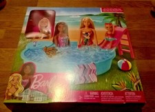 Poupée Barbie et sa piscine