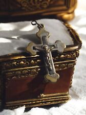 Croix religieuse Jésus en laiton antique