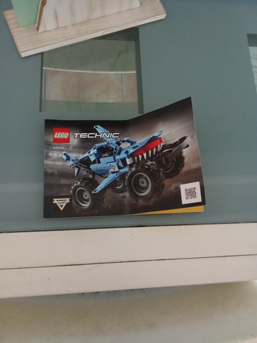 Lego technic megalodon - megalodon,