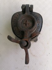 Ancien presse viande Titan