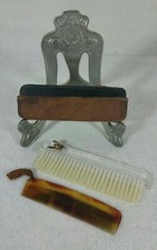 Beau nécessaire à moustache Peigne et brosse dans leur écrin Mouche en bronze