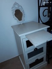 Meuble trois tiroirs..  patine