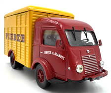 Camion Renault Gallion service des viandes VEREM Cirque PINDER