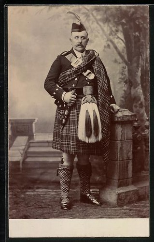 Soldat écossais avec kilt - , et
