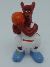 ANCIENNE MINI FIGURINE PVC PLASTIQUE KANGOUROU SPORT BASKET