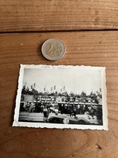 photo compétition automobile N236 les 24 du mans 1951 stand ferrari