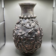 Ancien vase enduit d'argent