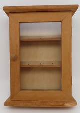 a COFFRET petite ARMOIRE