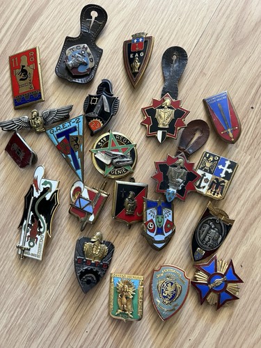 Lot broches emaillées - de,