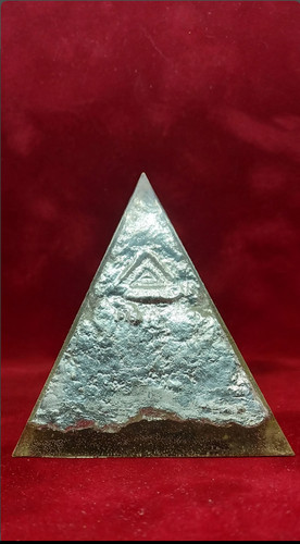 Pyramide mystique avec œil - pyramide,