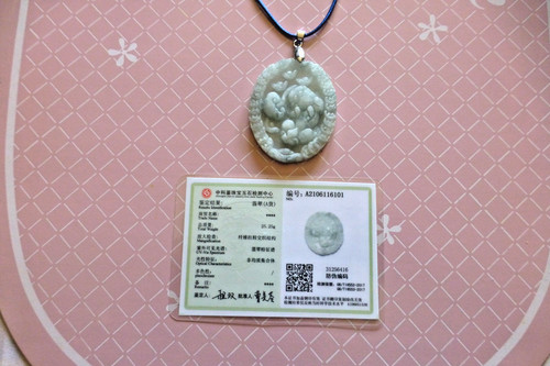 Superbe pendentif jade - superbe,