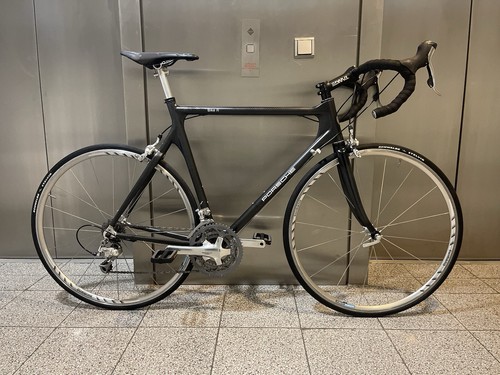 Porsche bike road - r, gravel