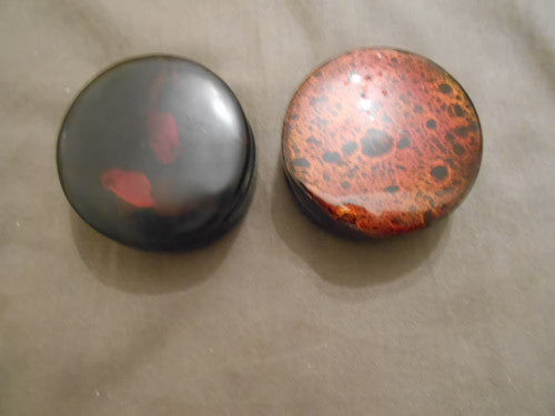 Boites russes noires rondes - ,
