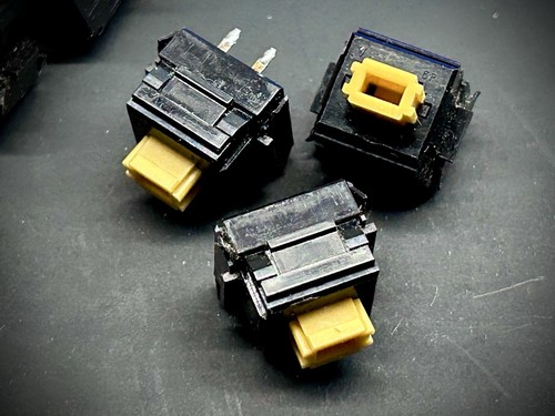 62x alps yellow switches - yellow, used