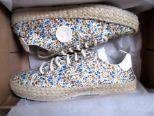 PATAUGAS paire de chaussures femme neuves style espadrilles baskets tissu fleuri