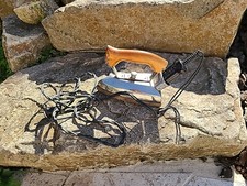 Ancien fer à repasser