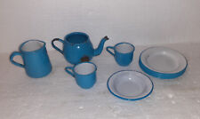 PARTIE DE DINETTE EN TÔLE EMAILLEE ANCIENNE COMPRENANT 9 PIECES