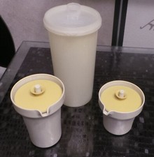 tupperware vintage 2 pichets + 1 boîte