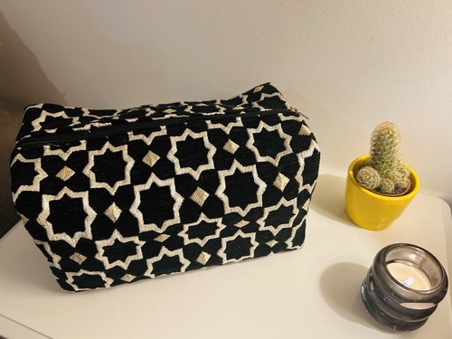 Trousse toilette - de,