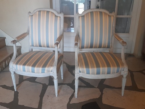 Paire des fauteuils - des,